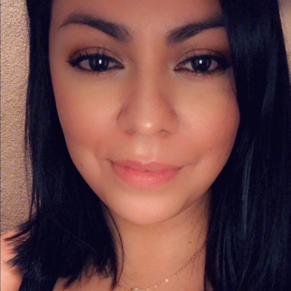 Meet your Posher, Cassandra